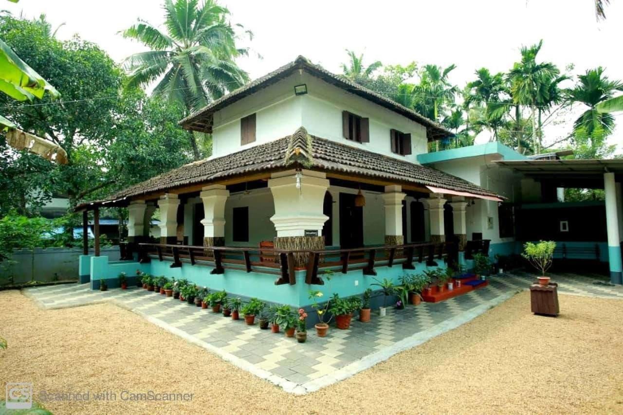 Kenoth Thaliyil Mana, Heritage Homestay Payyannur ภายนอก รูปภาพ